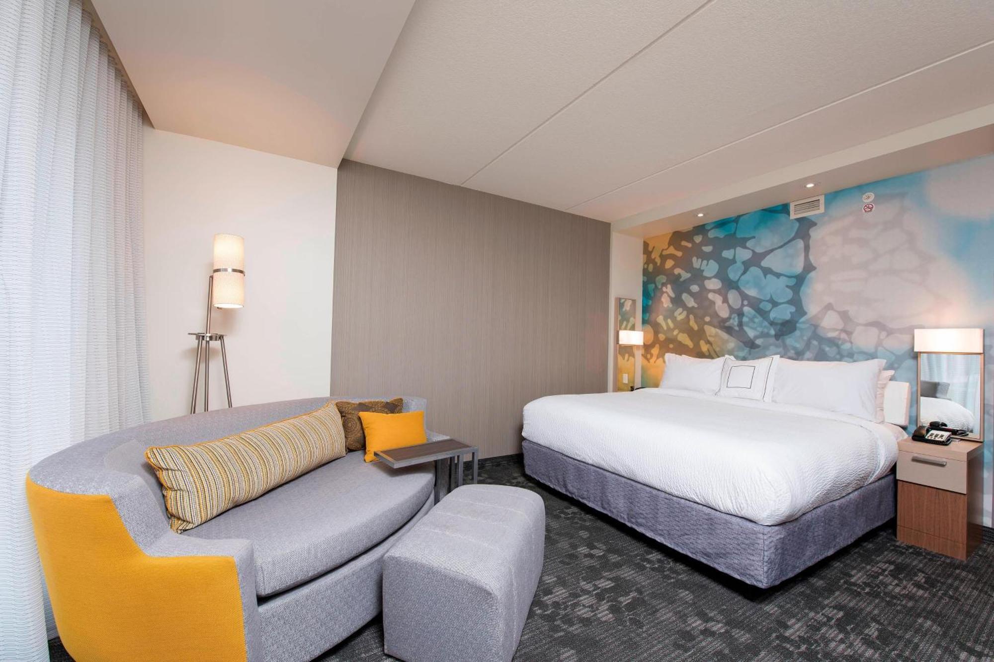 Courtyard By Marriott Holland Downtown Hotel Exterior photo